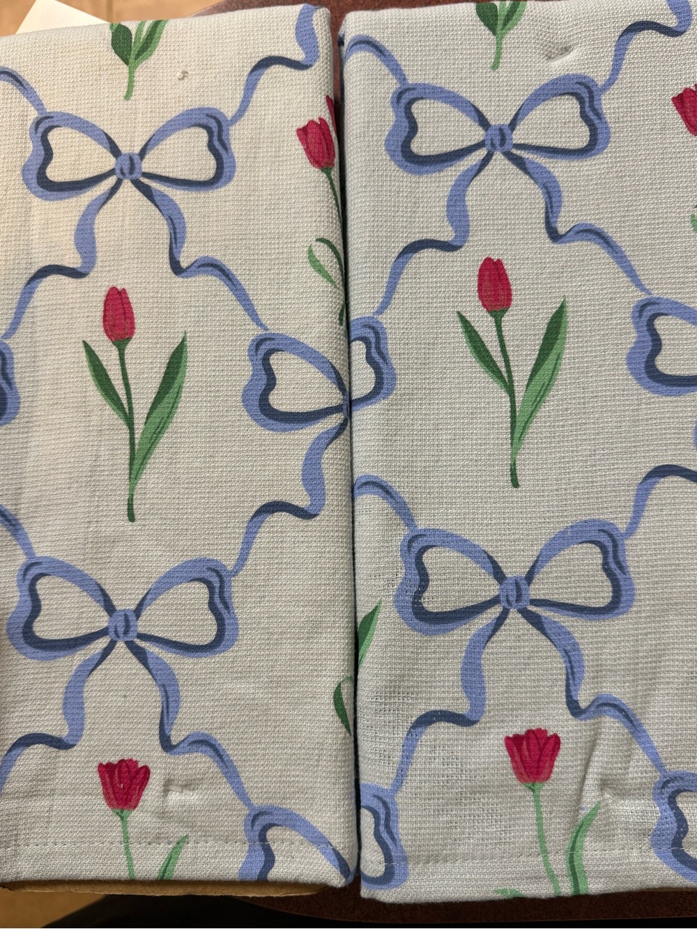 Table Runner Label - Picture 2 of 5